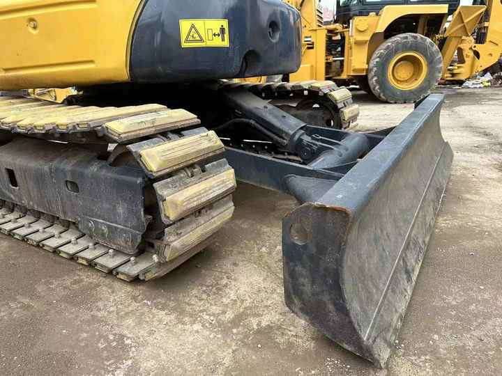 Best Quality Komatsu PC35mr Used Mini Excavator Earth-moving Machinery in Good Condition - Kāpurķēžu ekskavators: foto 5 Best Quality Komatsu PC35mr Used Mini Excavator Earth-moving Machinery in Good Condition - Kāpurķēžu ekskavators: foto 5
