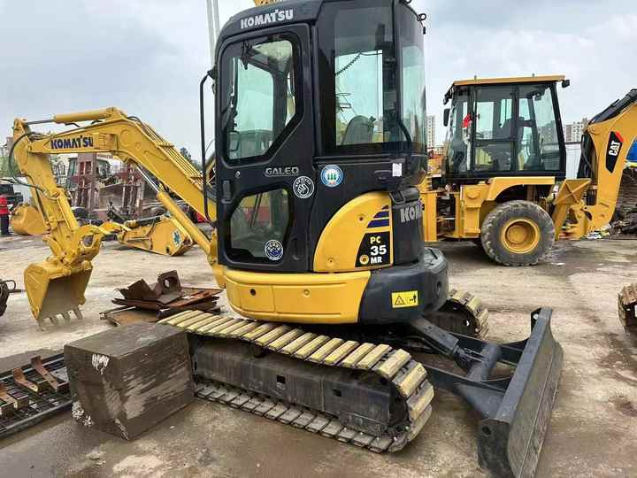 Best Quality Komatsu PC35mr Used Mini Excavator Earth-moving Machinery in Good Performance - Kāpurķēžu ekskavators: foto 2 Best Quality Komatsu PC35mr Used Mini Excavator Earth-moving Machinery in Good Performance - Kāpurķēžu ekskavators: foto 2