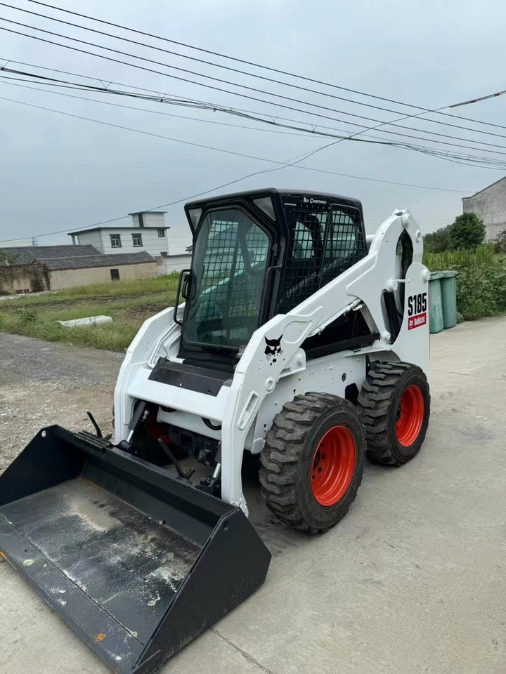 BOBCAT High Quality BOBCAT-S185 Skid Steer Loader in Good Condition - Celtniecības tehnika: foto 1 BOBCAT High Quality BOBCAT-S185 Skid Steer Loader in Good Condition - Celtniecības tehnika: foto 1