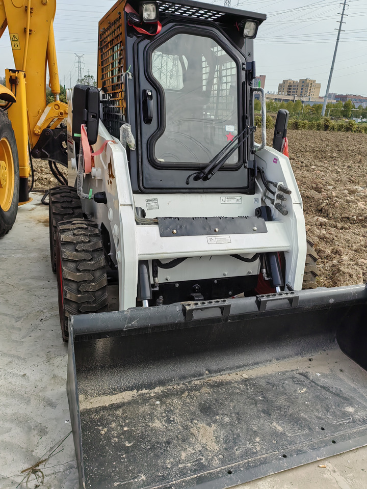 BOBCAT used second-hand good condition Bobcat S18 - Celtniecības tehnika: foto 1 BOBCAT used second-hand good condition Bobcat S18 - Celtniecības tehnika: foto 1