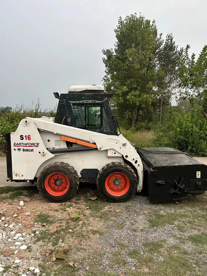 BOBCAT used skidsteer wheel Bobcat S18 High Quality - Celtniecības tehnika: foto 1 BOBCAT used skidsteer wheel Bobcat S18 High Quality - Celtniecības tehnika: foto 1