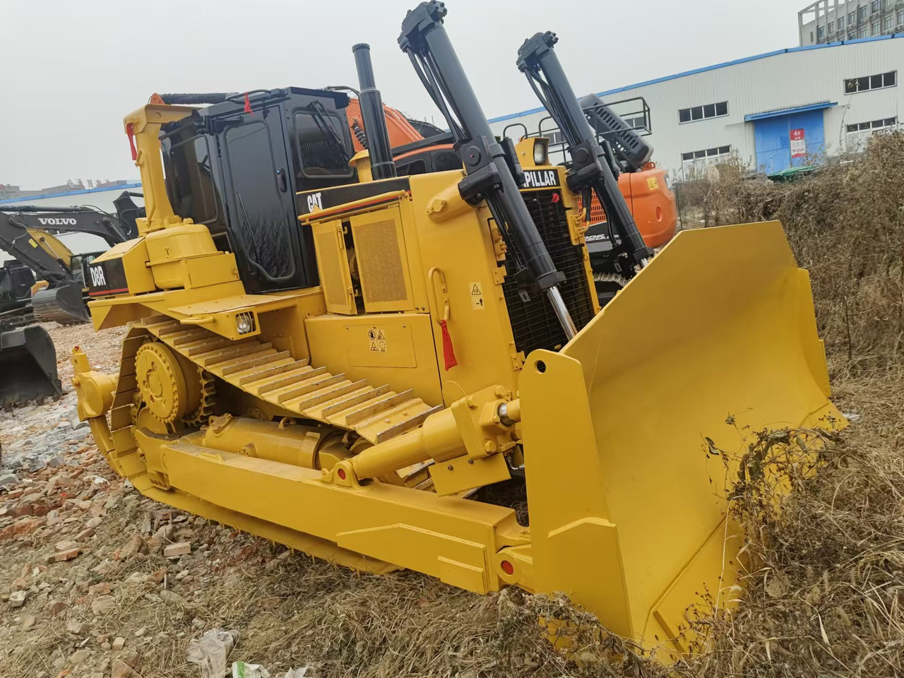 Good Condition Hotsale Used Bulldozer CAT D8R - Celtniecības tehnika: foto 5 Good Condition Hotsale Used Bulldozer CAT D8R - Celtniecības tehnika: foto 5