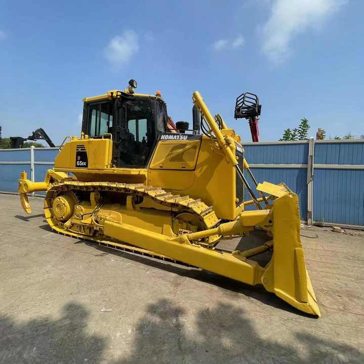 Cheap Price komatsu D65 Bulldozer with Ripper , Original Made Dozer komatsu D65 , komatsu D65p D80p D85p Bulldozer - Buldozers: foto 1 Cheap Price komatsu D65 Bulldozer with Ripper , Original Made Dozer komatsu D65 , komatsu D65p D80p D85p Bulldozer - Buldozers: foto 1