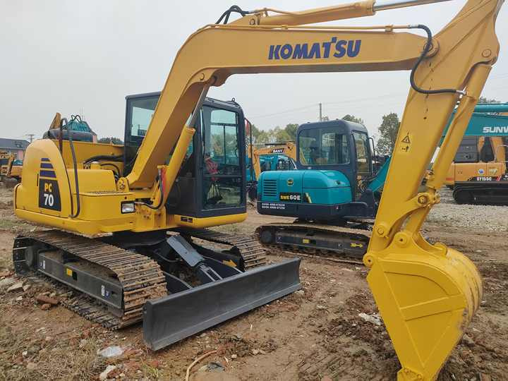 Cheap Used Komatsu PC70-8 Crawler Excavator with High Efficiency Used Heavy Machinery Komatsu PC70-8 Digger Cheap for Sale - Kāpurķēžu ekskavators: foto 3 Cheap Used Komatsu PC70-8 Crawler Excavator with High Efficiency Used Heavy Machinery Komatsu PC70-8 Digger Cheap for Sale - Kāpurķēžu ekskavators: foto 3