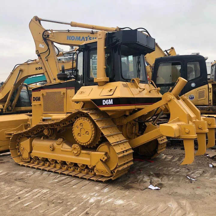 Good Condition D6m Mini Bulldozer New Crawler Bulldozer with Parts Price Bulldozers - Buldozers: foto 3 Good Condition D6m Mini Bulldozer New Crawler Bulldozer with Parts Price Bulldozers - Buldozers: foto 3