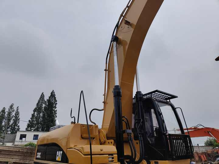 Good Condition Used CAT Excavator Japan 330CL Original Used Excavator Cat 330CL in Stock - Kāpurķēžu ekskavators: foto 5 Good Condition Used CAT Excavator Japan 330CL Original Used Excavator Cat 330CL in Stock - Kāpurķēžu ekskavators: foto 5