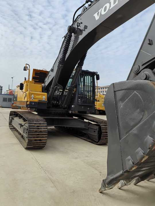 Good Condition VOLVO EC480DL Excavator Low Price Large Hydraulic Crawler Excavator volvo 480dl for Sale - Ekskavators: foto 4 Good Condition VOLVO EC480DL Excavator Low Price Large Hydraulic Crawler Excavator volvo 480dl for Sale - Ekskavators: foto 4