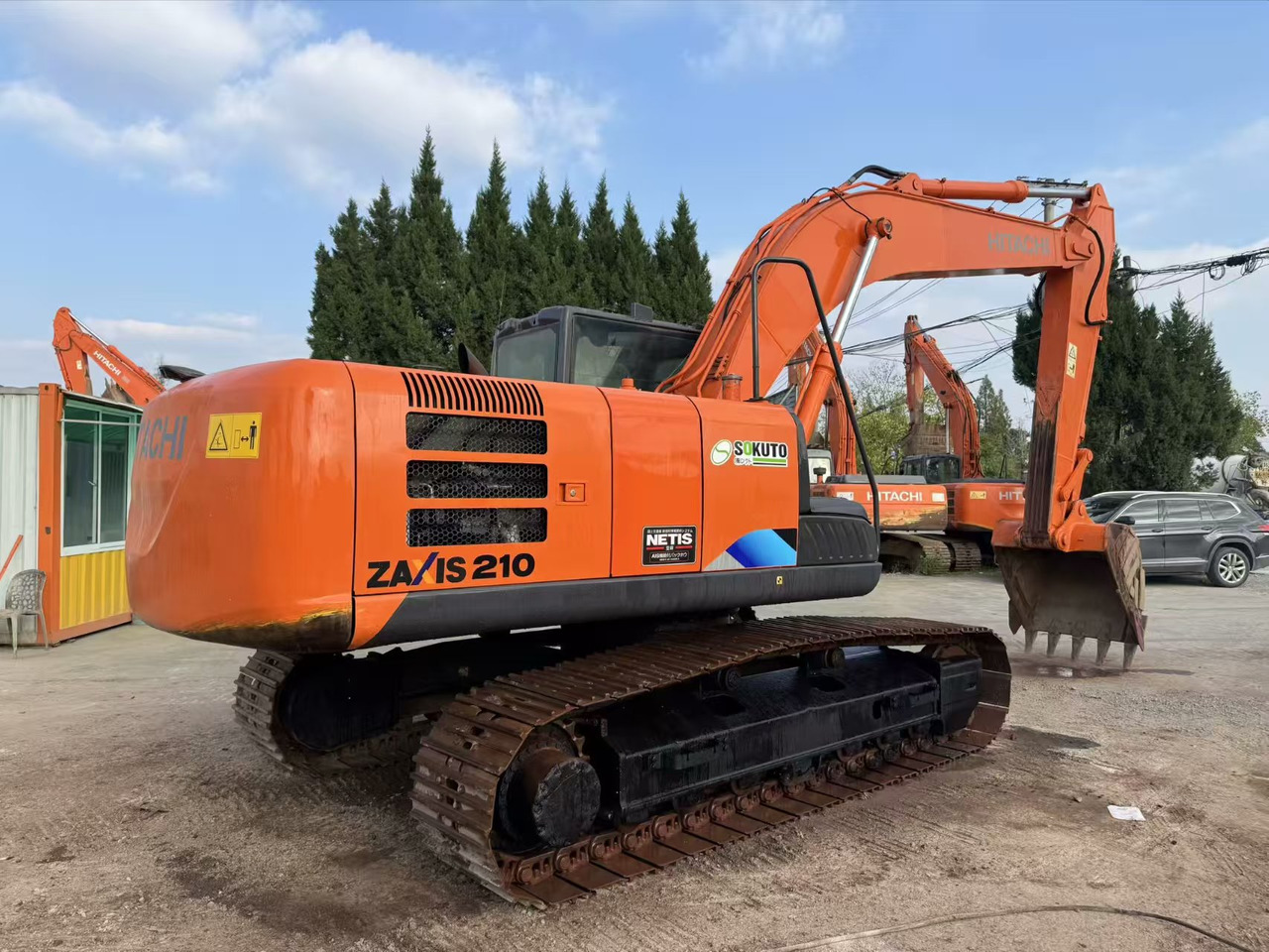 HITACHI - Kāpurķēžu ekskavators: foto 1 HITACHI - Kāpurķēžu ekskavators: foto 1