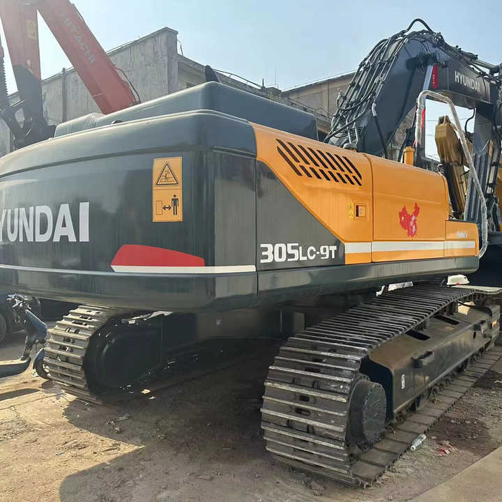 Heavy-Duty Hyundai 305 Excavator for Mining & Construction - Well-Maintained, Warranty Included - Kāpurķēžu ekskavators: foto 1 Heavy-Duty Hyundai 305 Excavator for Mining & Construction - Well-Maintained, Warranty Included - Kāpurķēžu ekskavators: foto 1