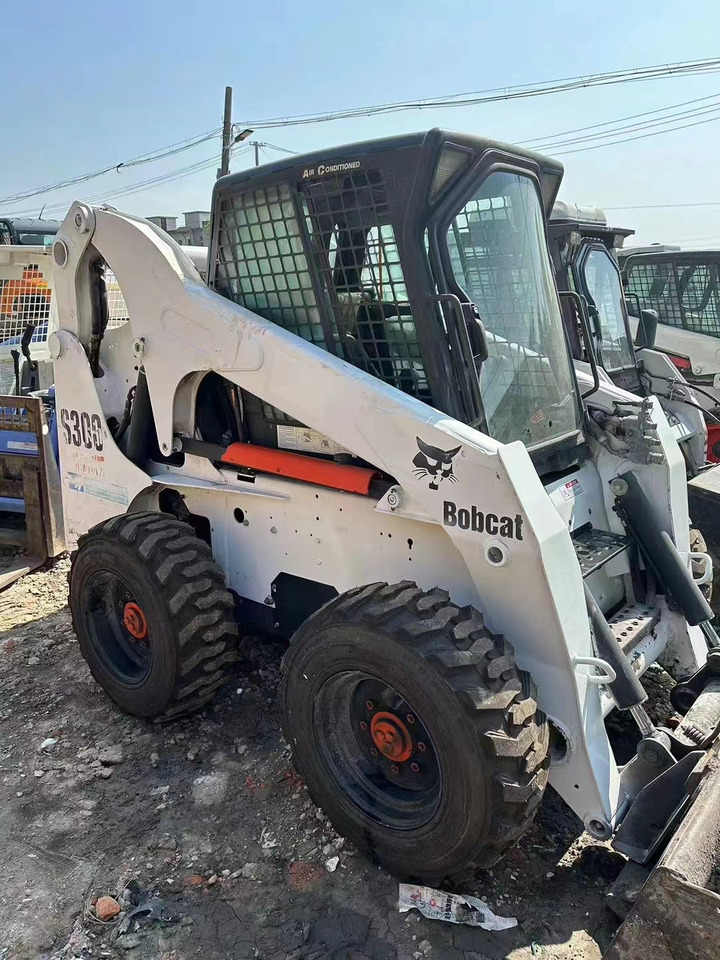 High Quality Mini Construction Machine Used Bobcat Skid Steer Loader S300 in Stock for Sale Bobcat Loader With Low Price - Kompaktiekrāvējs: foto 3 High Quality Mini Construction Machine Used Bobcat Skid Steer Loader S300 in Stock for Sale Bobcat Loader With Low Price - Kompaktiekrāvējs: foto 3