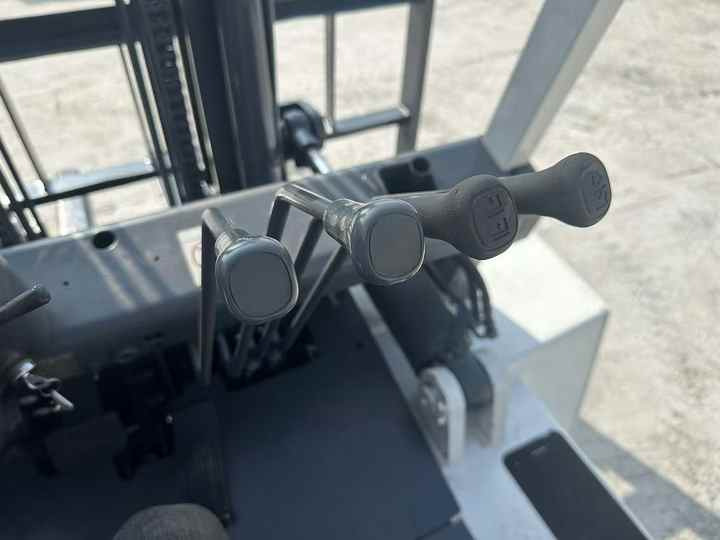 High Quality TCM 7 Ton with Hydraulic Distance Adjustment Used Forklift in Stock Used tcm Forklift 7 Ton Used tcm Fd70 Forklift - Autokrāvējs: foto 4 High Quality TCM 7 Ton with Hydraulic Distance Adjustment Used Forklift in Stock Used tcm Forklift 7 Ton Used tcm Fd70 Forklift - Autokrāvējs: foto 4