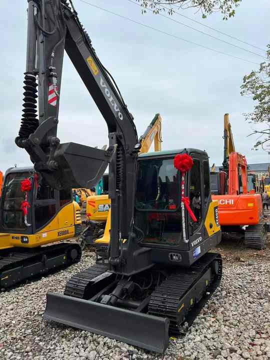 High Quality Used Volvo EC60D Excavator for Sale 6 Ton Compact Machine, Excellent Condition, Ready for Work! - Kāpurķēžu ekskavators: foto 3 High Quality Used Volvo EC60D Excavator for Sale 6 Ton Compact Machine, Excellent Condition, Ready for Work! - Kāpurķēžu ekskavators: foto 3