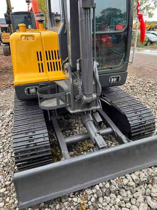 High Quality Used Volvo EC60D Excavator for Sale 6 Ton Compact Machine, Excellent Condition, Ready for Work! - Kāpurķēžu ekskavators: foto 5 High Quality Used Volvo EC60D Excavator for Sale 6 Ton Compact Machine, Excellent Condition, Ready for Work! - Kāpurķēžu ekskavators: foto 5