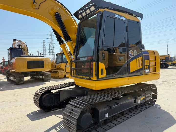 Low Shipping Mini Used Excavator Construction Machine Used komatsu Pc110 - Kāpurķēžu ekskavators: foto 4 Low Shipping Mini Used Excavator Construction Machine Used komatsu Pc110 - Kāpurķēžu ekskavators: foto 4