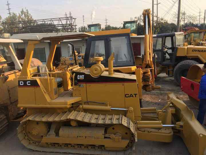 Mini CAT Bulldozer D3c D3 D3k D3m D4h D4m D4k D5h D5g D5k D5m Used Bulldozer with Ripper for Sale - Buldozers: foto 2 Mini CAT Bulldozer D3c D3 D3k D3m D4h D4m D4k D5h D5g D5k D5m Used Bulldozer with Ripper for Sale - Buldozers: foto 2