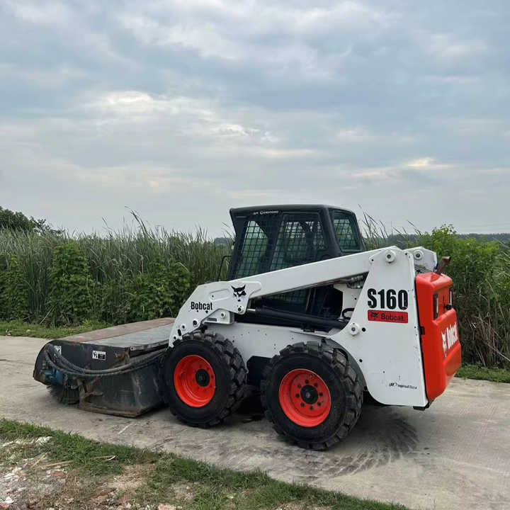 New Arrival Bobcat S160 Skid Steer Loader Available on Sale Hydraulic Type Manufacturer Anhui ZhaoMi - Riteņu iekrāvējs: foto 1 New Arrival Bobcat S160 Skid Steer Loader Available on Sale Hydraulic Type Manufacturer Anhui ZhaoMi - Riteņu iekrāvējs: foto 1