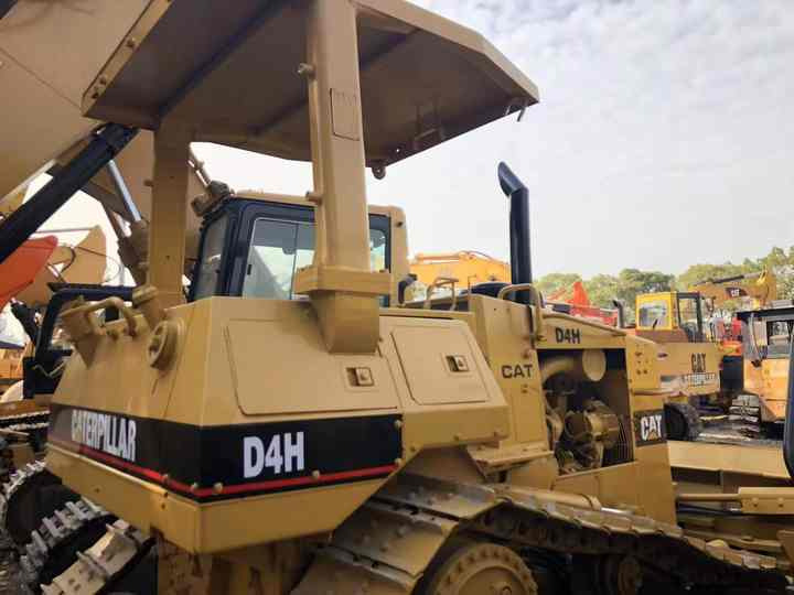 Nice Condition D4h Cat Bulldozer CAT Used Dozer for Sale - Buldozers: foto 4 Nice Condition D4h Cat Bulldozer CAT Used Dozer for Sale - Buldozers: foto 4