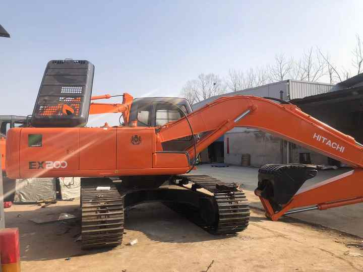 Original Japan Hitachi ZX200 Excavator Hitachi Excavator in Low Price for Hot Sale - Kāpurķēžu ekskavators: foto 2 Original Japan Hitachi ZX200 Excavator Hitachi Excavator in Low Price for Hot Sale - Kāpurķēžu ekskavators: foto 2