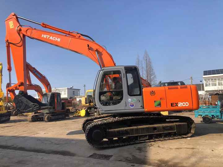Original Japan Hitachi ZX200 Excavator Hitachi Excavator in Low Price for Hot Sale - Kāpurķēžu ekskavators: foto 3 Original Japan Hitachi ZX200 Excavator Hitachi Excavator in Low Price for Hot Sale - Kāpurķēžu ekskavators: foto 3