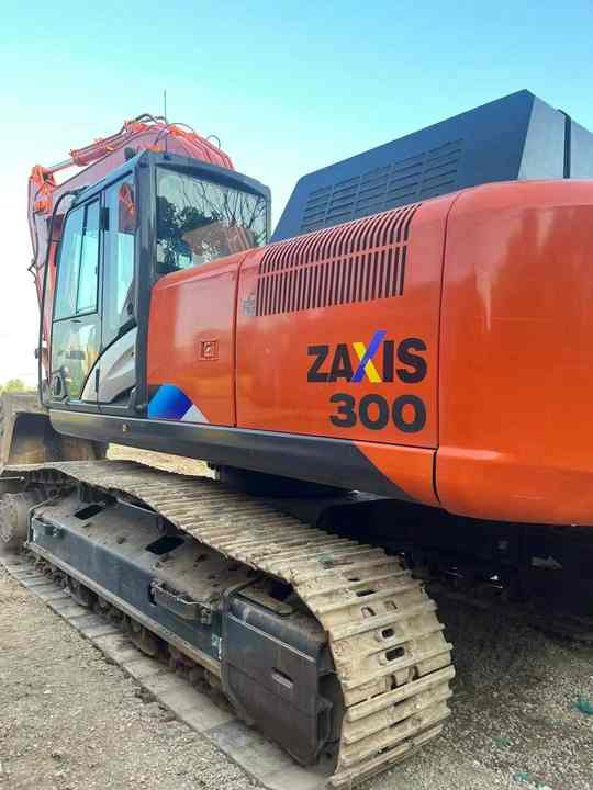 Original Japan Hitachi ZX300 Excavator Hitachi Excavator in Low Price for Hot Sale - Kāpurķēžu ekskavators: foto 2 Original Japan Hitachi ZX300 Excavator Hitachi Excavator in Low Price for Hot Sale - Kāpurķēžu ekskavators: foto 2