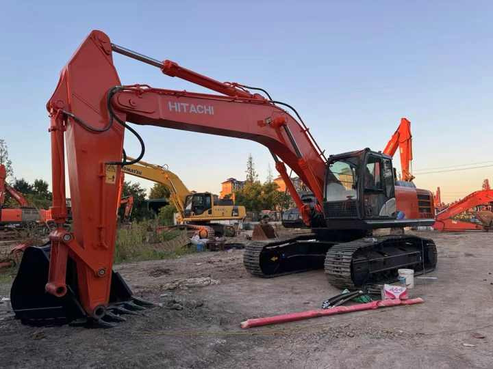 Original Japan Hitachi ZX350 Excavator Hitachi Excavator in Low Price for Hot Sale - Kāpurķēžu ekskavators: foto 5 Original Japan Hitachi ZX350 Excavator Hitachi Excavator in Low Price for Hot Sale - Kāpurķēžu ekskavators: foto 5