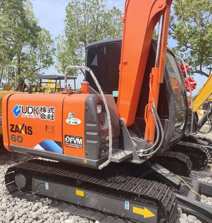 Original Japan Hitachi ZX60 Excavator Hitachi Excavator in Low Price for Hot Sale - Kāpurķēžu ekskavators: foto 2 Original Japan Hitachi ZX60 Excavator Hitachi Excavator in Low Price for Hot Sale - Kāpurķēžu ekskavators: foto 2