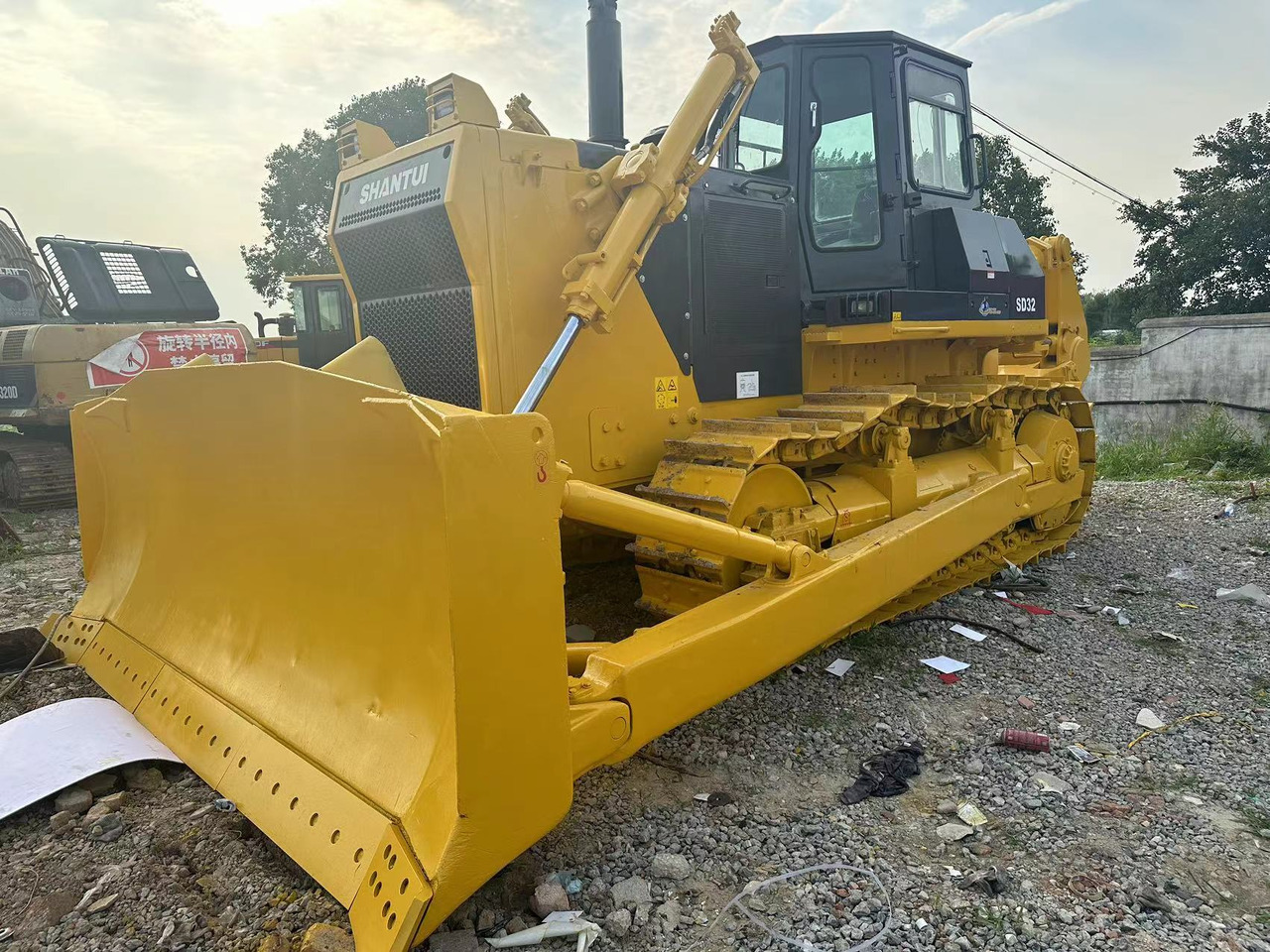 SHANTUI SD32 Used Machine Construction Bulldozer - Buldozers: foto 1 SHANTUI SD32 Used Machine Construction Bulldozer - Buldozers: foto 1