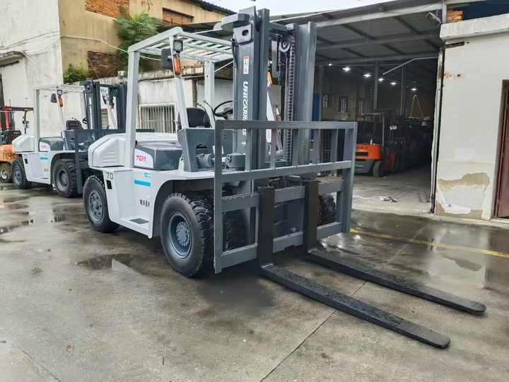 TCM 70 Diesel Forklift 7 Ton | Heavy-Duty Industrial Forklift | Warehouse/Construction Equipment - Autokrāvējs: foto 2 TCM 70 Diesel Forklift 7 Ton | Heavy-Duty Industrial Forklift | Warehouse/Construction Equipment - Autokrāvējs: foto 2