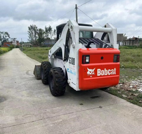 USED BOBCAT S300 Skid-steer Loader with Very Good Performance Is for Sale at a Low Price. S160/s185/s220/330 in Stock - Kompaktiekrāvējs: foto 4 USED BOBCAT S300 Skid-steer Loader with Very Good Performance Is for Sale at a Low Price. S160/s185/s220/330 in Stock - Kompaktiekrāvējs: foto 4