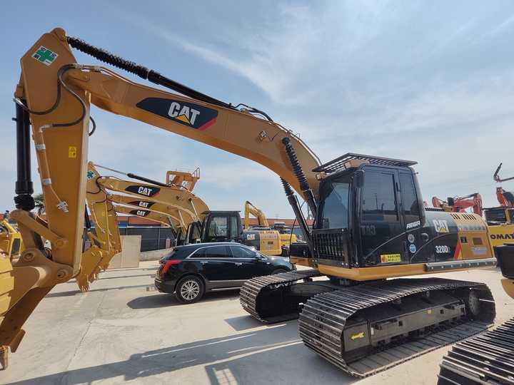 USED CAT 320 Excavator with Wide Track Shoe for Sale - Ekskavators: foto 3 USED CAT 320 Excavator with Wide Track Shoe for Sale - Ekskavators: foto 3