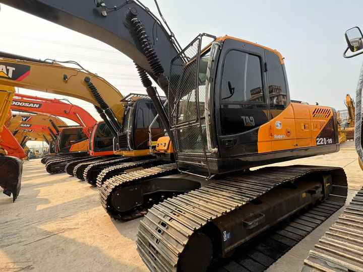Ekskavators Used 22 Ton  Korea Brand Hyundai 220LC-9S Used Excavator for Sale  Hyundai  210 215 220 305  Excavators for Sale in China: foto 6