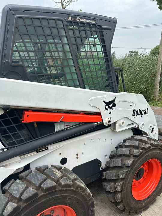 Used Bob Cat Bob Cat S160 Used Mini Skid Steer Wheel Loader Multifunctional Track Loaders Bobcat S160 2.7 Ton - Riteņu iekrāvējs: foto 3 Used Bob Cat Bob Cat S160 Used Mini Skid Steer Wheel Loader Multifunctional Track Loaders Bobcat S160 2.7 Ton - Riteņu iekrāvējs: foto 3