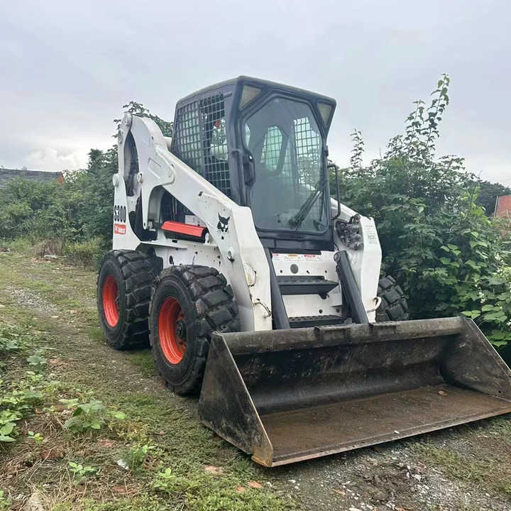 Used Bob Cat Bob Cat S300 Used Skid Steer Wheel Loader Multifunctional Track Loaders Bobcat - Riteņu iekrāvējs: foto 5 Used Bob Cat Bob Cat S300 Used Skid Steer Wheel Loader Multifunctional Track Loaders Bobcat - Riteņu iekrāvējs: foto 5