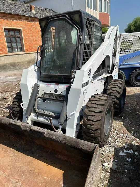 Used Bob Cat Bob Cat S300 Used Skid Steer Wheel Loader Multifunctional Track Loaders Bobcat - Riteņu iekrāvējs: foto 2 Used Bob Cat Bob Cat S300 Used Skid Steer Wheel Loader Multifunctional Track Loaders Bobcat - Riteņu iekrāvējs: foto 2