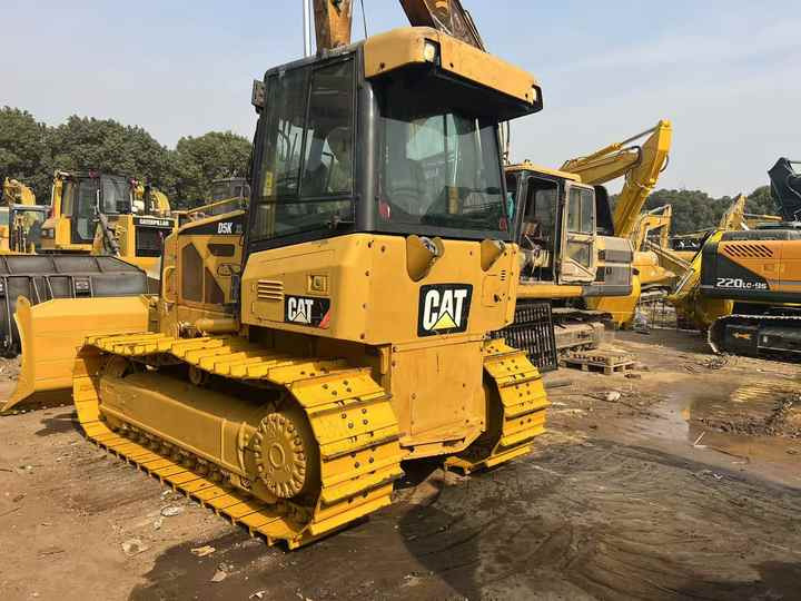 Used Cat Mini Bulldozer D5k Cat Dozers - Buldozers: foto 4 Used Cat Mini Bulldozer D5k Cat Dozers - Buldozers: foto 4