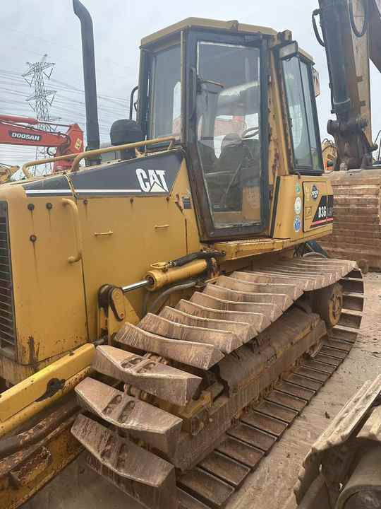 Used Caterpillar CAT D3G Land Road Motor Bulldozer CAT Used Grader Cheap Price for Sale - Buldozers: foto 3 Used Caterpillar CAT D3G Land Road Motor Bulldozer CAT Used Grader Cheap Price for Sale - Buldozers: foto 3