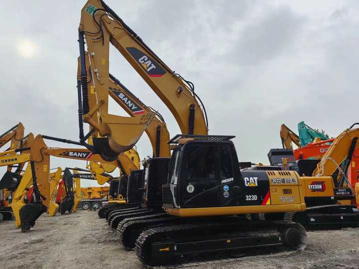 Used Digger CAT 323DL Construction Machinery Construction Digger Used CAT 323DL Cheap Excavator - Kāpurķēžu ekskavators: foto 3 Used Digger CAT 323DL Construction Machinery Construction Digger Used CAT 323DL Cheap Excavator - Kāpurķēžu ekskavators: foto 3