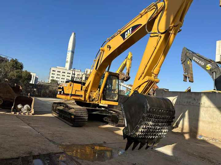 Used Digger CAT 325BL Construction Machinery Construction Digger Used CAT 325BL Cheap Excavator - Kāpurķēžu ekskavators: foto 5 Used Digger CAT 325BL Construction Machinery Construction Digger Used CAT 325BL Cheap Excavator - Kāpurķēžu ekskavators: foto 5