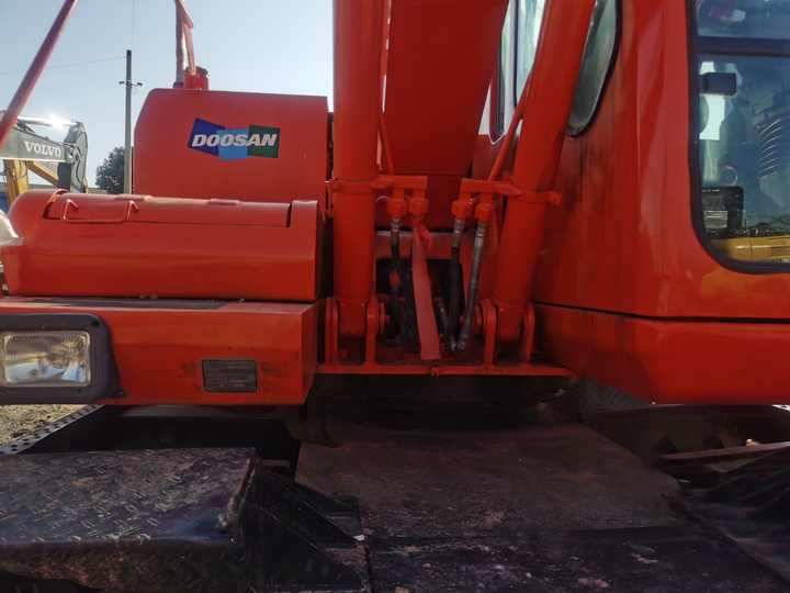 Used Digger Doosan Dh150w-7 Construction Machinery Construction Digger Used Doosan Dh150w-7 Cheap Excavator - Kāpurķēžu ekskavators: foto 4 Used Digger Doosan Dh150w-7 Construction Machinery Construction Digger Used Doosan Dh150w-7 Cheap Excavator - Kāpurķēžu ekskavators: foto 4