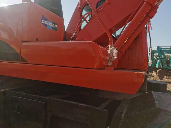 Used Digger Doosan Dh150w-7 Construction Machinery Construction Digger Used Doosan Dh150w-7 Cheap Excavator - Kāpurķēžu ekskavators: foto 5 Used Digger Doosan Dh150w-7 Construction Machinery Construction Digger Used Doosan Dh150w-7 Cheap Excavator - Kāpurķēžu ekskavators: foto 5