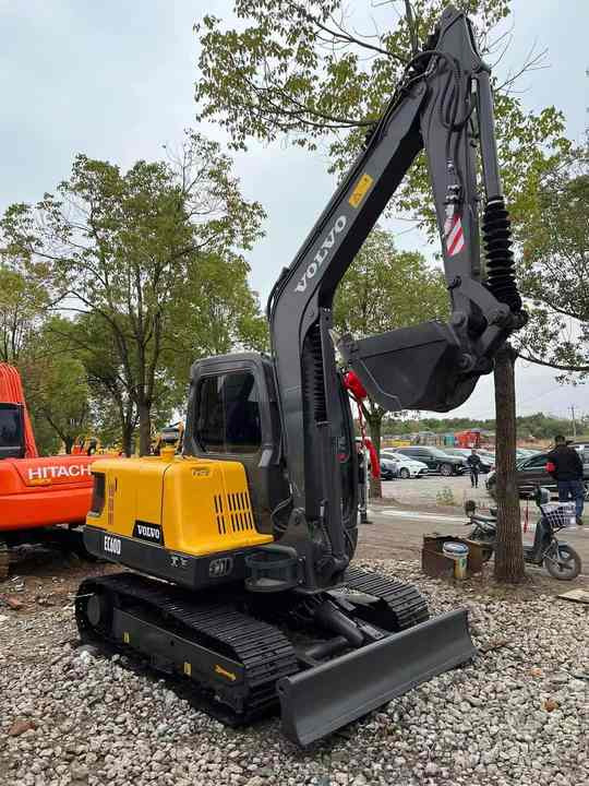 Used Digger VOLVO EC60 Construction Machinery Construction Digger Used VOLVO EC60 Cheap Excavator - Kāpurķēžu ekskavators: foto 4 Used Digger VOLVO EC60 Construction Machinery Construction Digger Used VOLVO EC60 Cheap Excavator - Kāpurķēžu ekskavators: foto 4