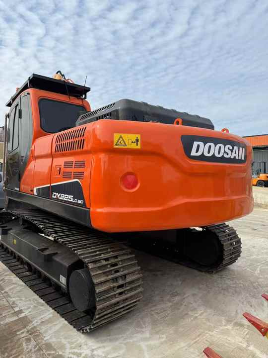 Kāpurķēžu ekskavators Used Doosan DX225LC-9T Cheap Excavator Digger Doosan Construction Machinery: foto 6