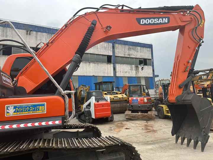 Used Excavator Doosan DX225LC-9 Excavators Mini Equipment Earth Moving Machinery Doosan Digger Excavator for Sale - Kāpurķēžu ekskavators: foto 3 Used Excavator Doosan DX225LC-9 Excavators Mini Equipment Earth Moving Machinery Doosan Digger Excavator for Sale - Kāpurķēžu ekskavators: foto 3