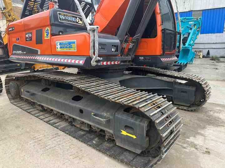 Used Excavator Doosan DX225LC-9 Excavators Mini Equipment Earth Moving Machinery Doosan Digger Excavator for Sale - Kāpurķēžu ekskavators: foto 4 Used Excavator Doosan DX225LC-9 Excavators Mini Equipment Earth Moving Machinery Doosan Digger Excavator for Sale - Kāpurķēžu ekskavators: foto 4