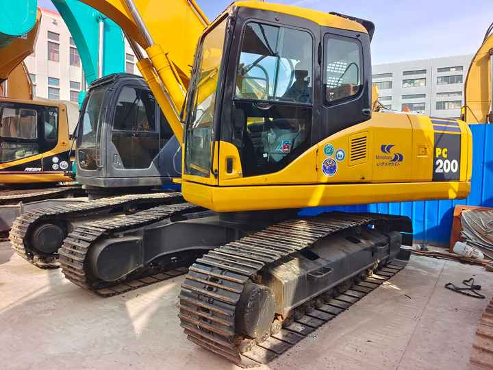 Used Good Quality Japan Original PC200-7 in Good Condition PC200-7 Komatsu - Kāpurķēžu ekskavators: foto 2 Used Good Quality Japan Original PC200-7 in Good Condition PC200-7 Komatsu - Kāpurķēžu ekskavators: foto 2