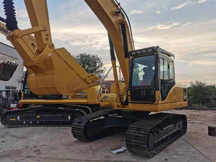 Used Good Quality Japan Original PC200-7 in Good Condition PC200-7 Komatsu - Kāpurķēžu ekskavators: foto 5 Used Good Quality Japan Original PC200-7 in Good Condition PC200-7 Komatsu - Kāpurķēžu ekskavators: foto 5