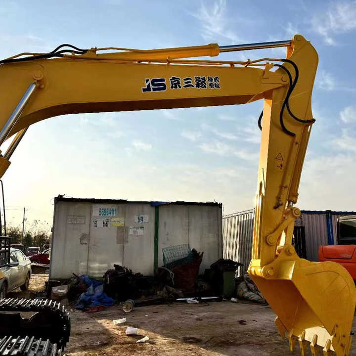 Used Good Quality Japan Original PC200-7 in Good Condition PC200-7 Komatsu - Kāpurķēžu ekskavators: foto 1 Used Good Quality Japan Original PC200-7 in Good Condition PC200-7 Komatsu - Kāpurķēžu ekskavators: foto 1