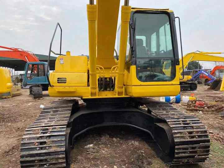 Used Good Quality Japan Original PC200-7 in Good Condition PC200-7 Komatsu - Kāpurķēžu ekskavators: foto 4 Used Good Quality Japan Original PC200-7 in Good Condition PC200-7 Komatsu - Kāpurķēžu ekskavators: foto 4