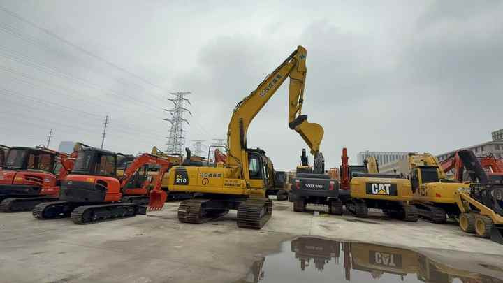 Used Good Quality Japan Original PC210-8 in Good Condition PC210-8 Komatsu - Kāpurķēžu ekskavators: foto 4 Used Good Quality Japan Original PC210-8 in Good Condition PC210-8 Komatsu - Kāpurķēžu ekskavators: foto 4