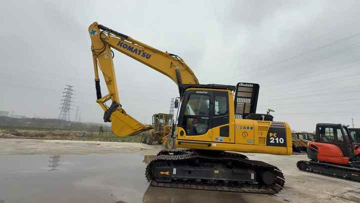 Used Good Quality Japan Original PC210-8 in Good Condition PC210-8 Komatsu - Kāpurķēžu ekskavators: foto 5 Used Good Quality Japan Original PC210-8 in Good Condition PC210-8 Komatsu - Kāpurķēžu ekskavators: foto 5